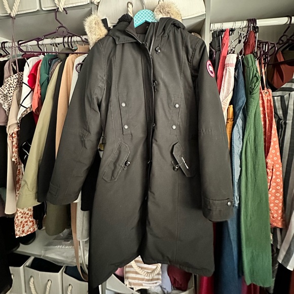 Canada Goose Kensington Jacket - Lightly used, no wear and tear! - Picture 3 of 16